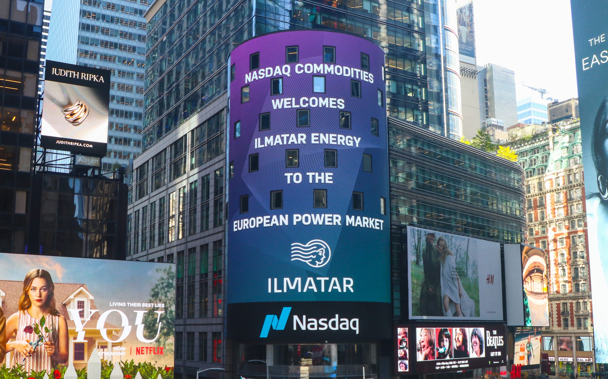 Ilmattaren ja Nasdaqin yhteistyötä juhlistettiin New Yorkin Times Squarella upealla tavalla.